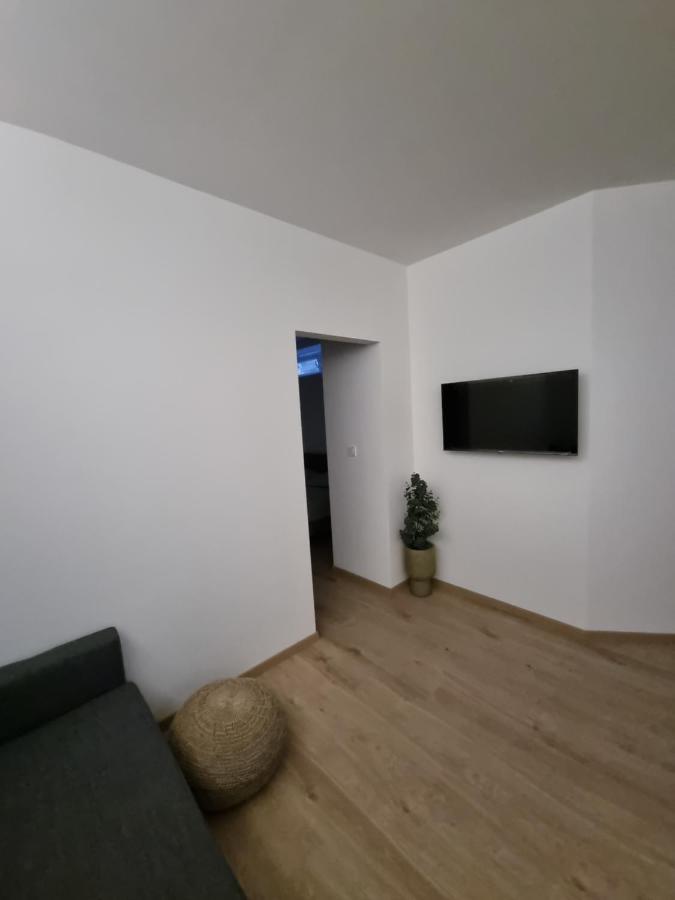 Apartments "M" Pula Exterior photo