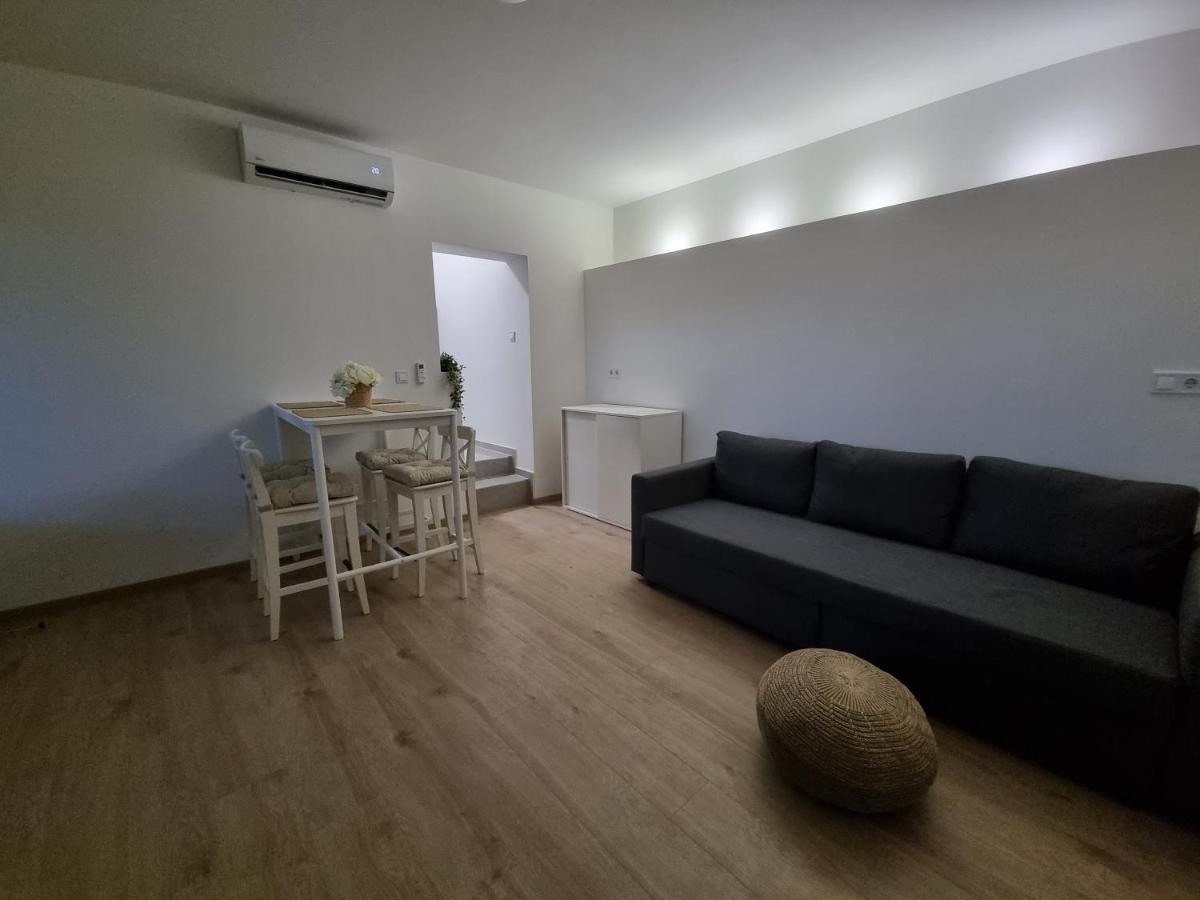 Apartments "M" Pula Exterior photo